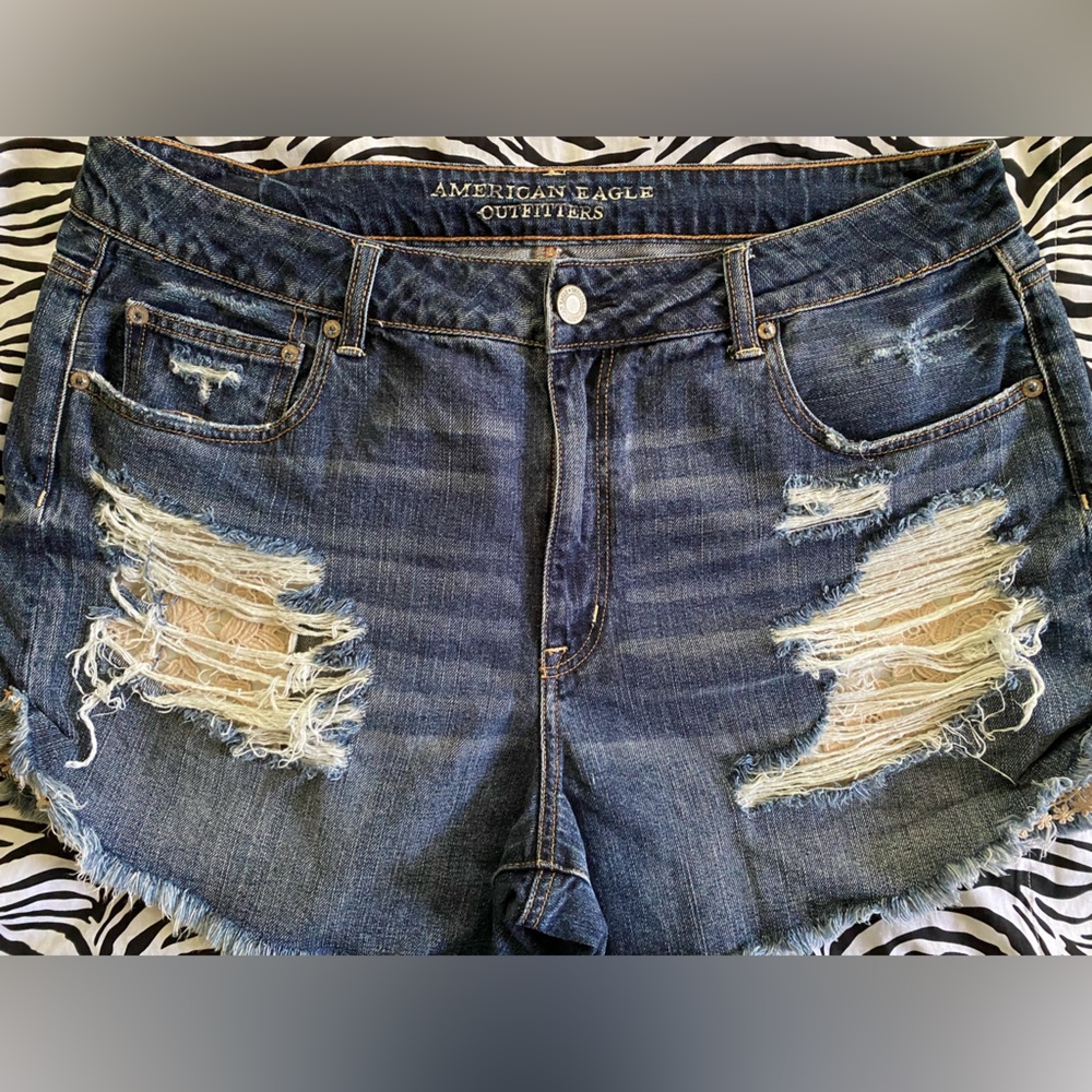 American Eagle Hi-Rise Festival distressed lace pockets shorts Dark Blue Sz 18